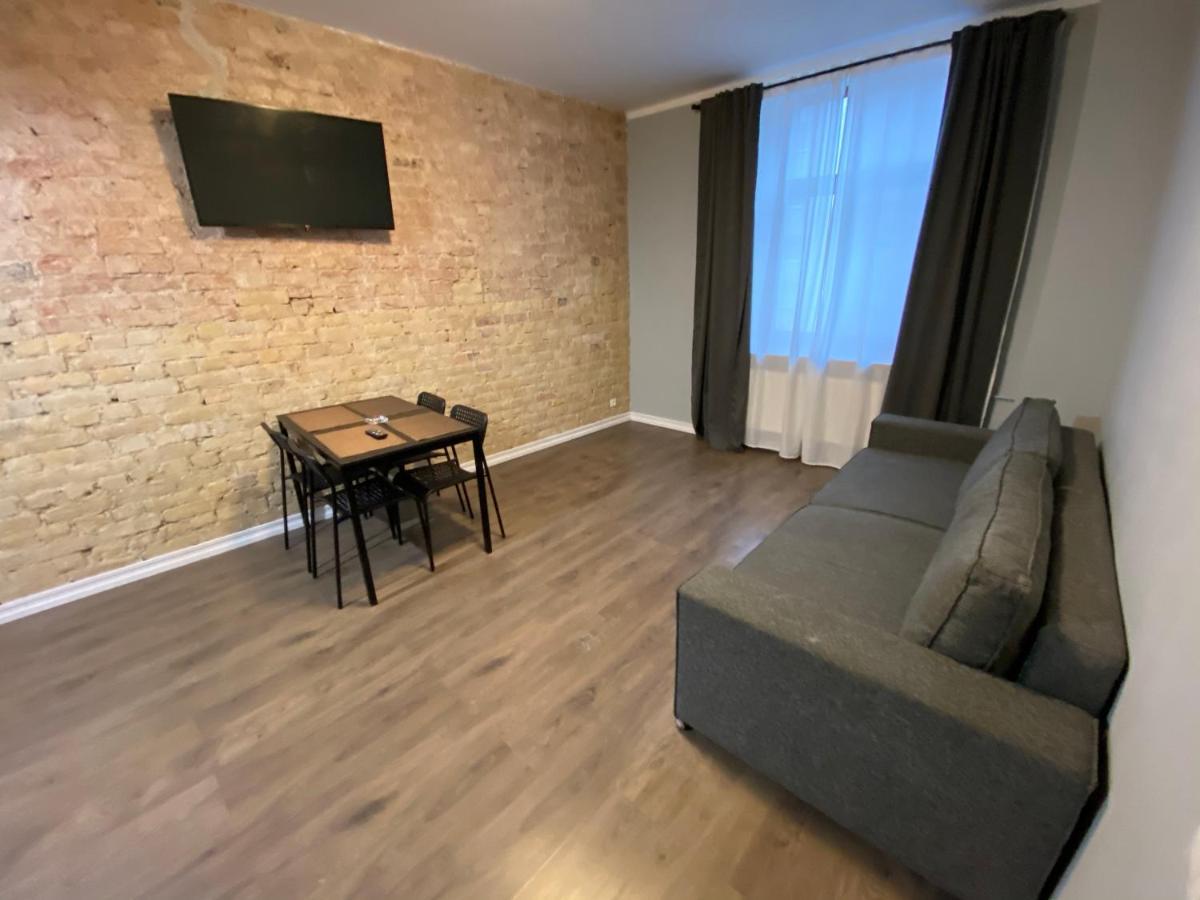 Aparthotel ريغا المظهر الخارجي الصورة A living room in a typical apartment