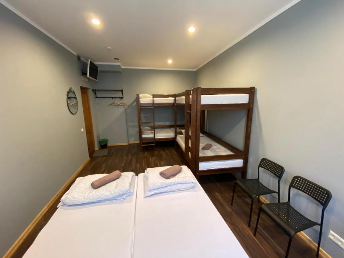 Aparthotel ريغا المظهر الخارجي الصورة A room at the hostel