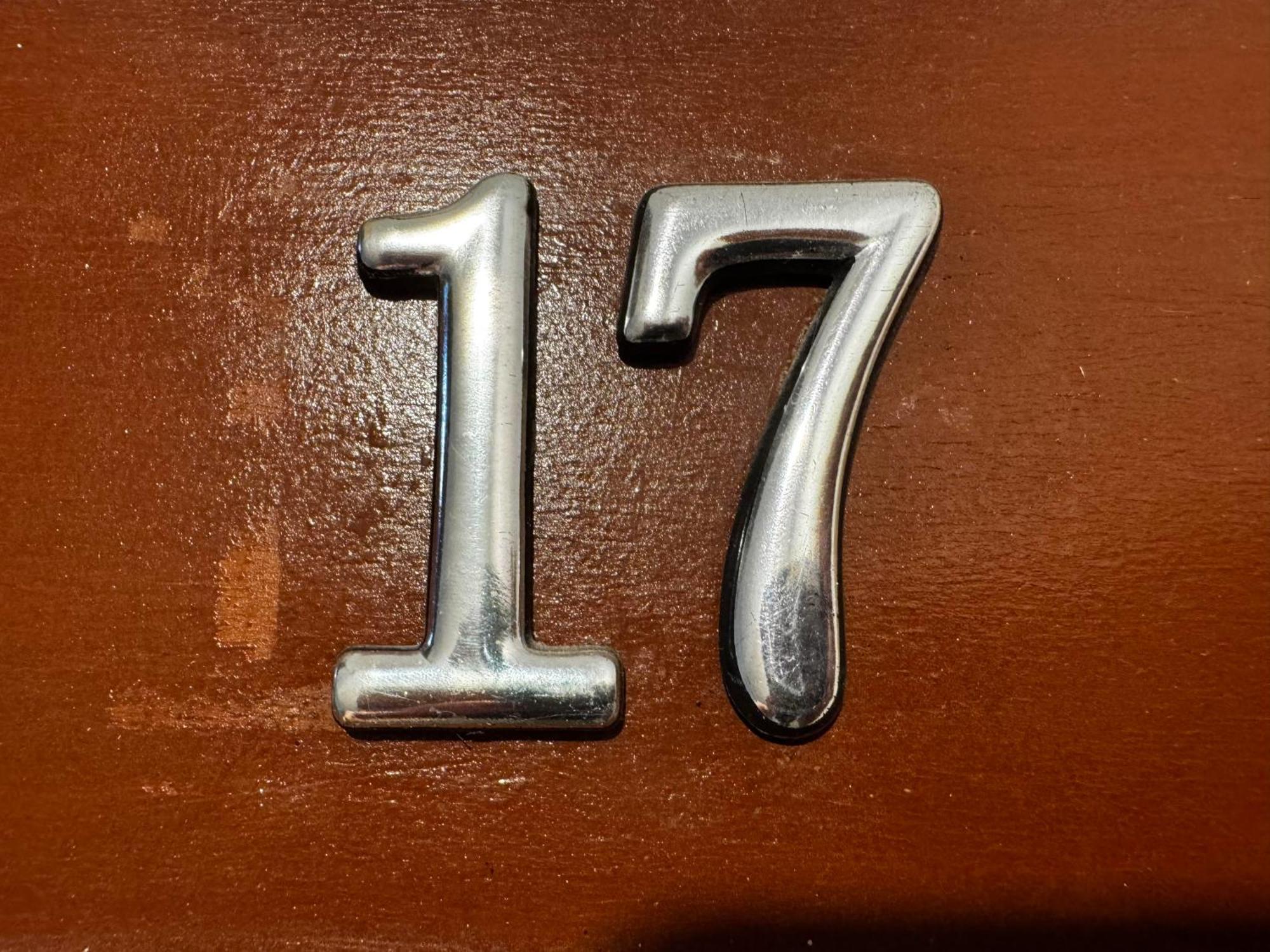 Aparthotel ريغا الغرفة الصورة A house number