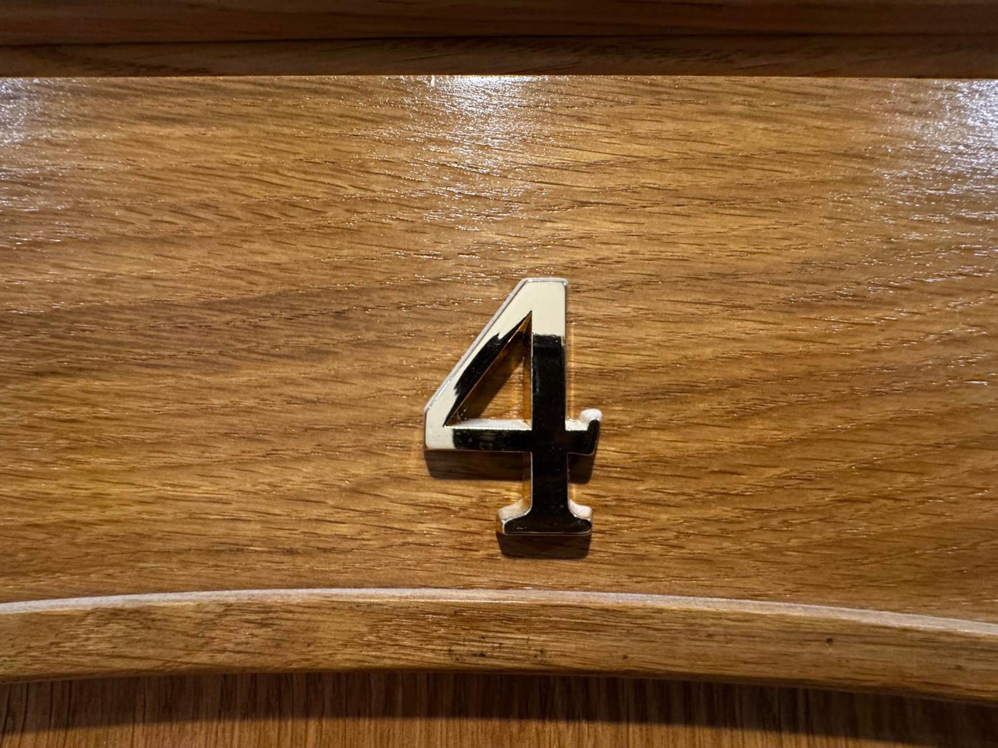 Aparthotel ريغا المظهر الخارجي الصورة The number 4 on a door