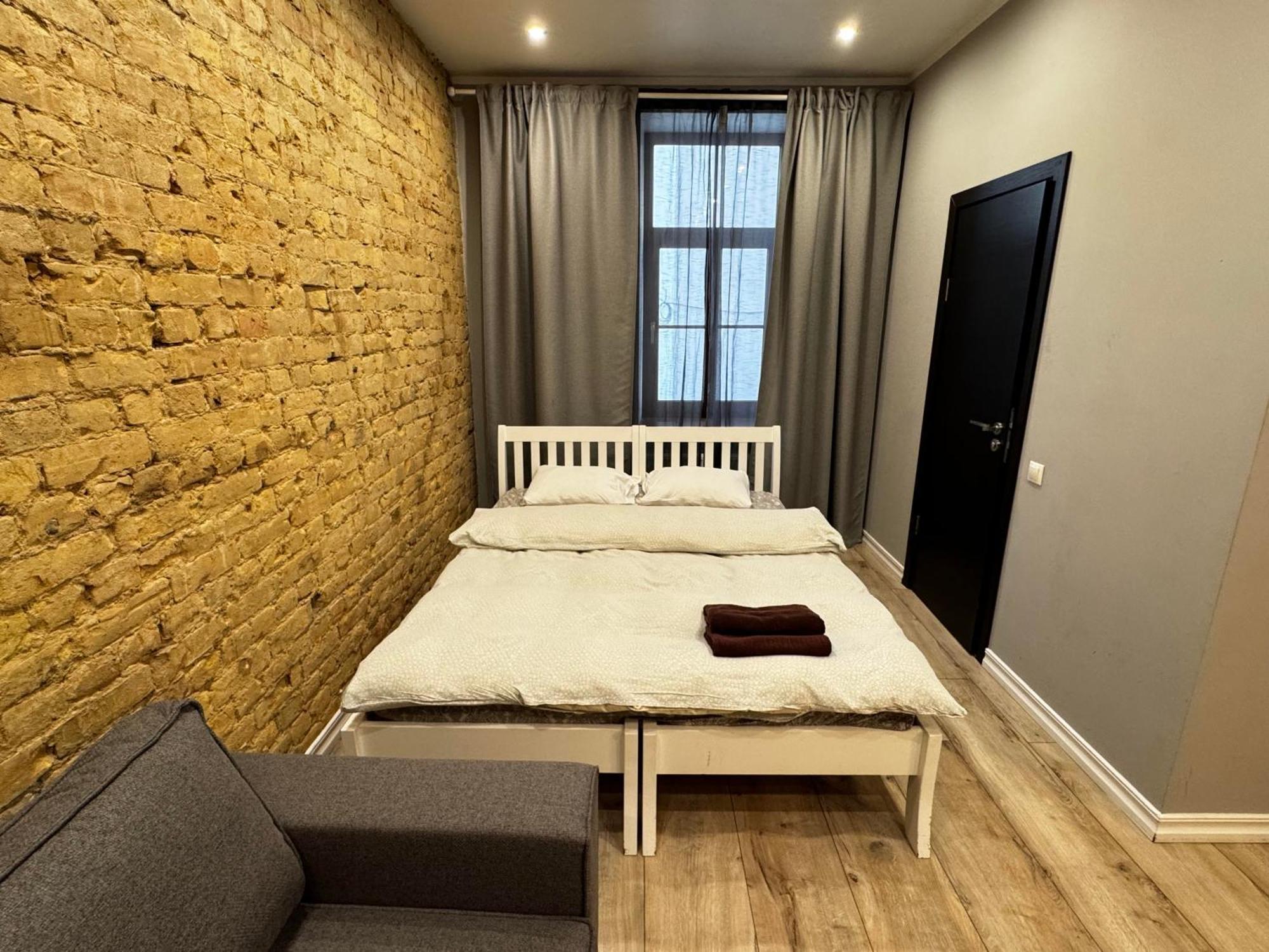 Aparthotel ريغا المظهر الخارجي الصورة A typical micro apartment in Warsaw, Poland
